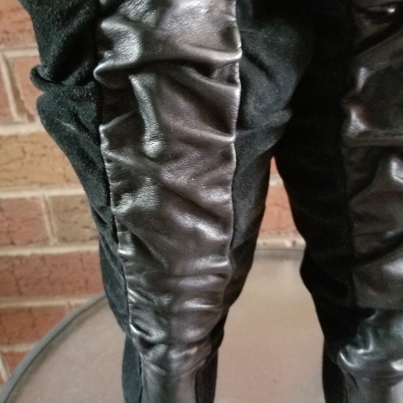 WOMANS' VINTAGE OVER-THE-KNEE SUEDE BOOT W LEATHER STRIPEDOWN BACK. FLAT Sz7 ITA - Picture 4 of 6